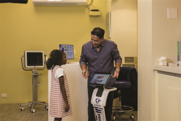 Future Smiles, Future Tech