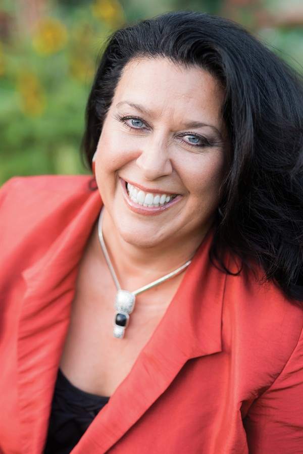 Laci Phillips Communication, Coding and Collections: The Three C’s of the Profitable Practice. 