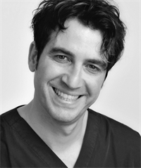 Dr. Jan Kielhorn (R)Evolution of Bone Augmentation